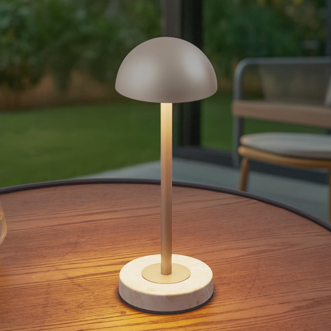 Pippin LED-Akku-Tischlampe, IP44, gold/travertin - Lindby - Balkon - Modern - Metall - Einflammig