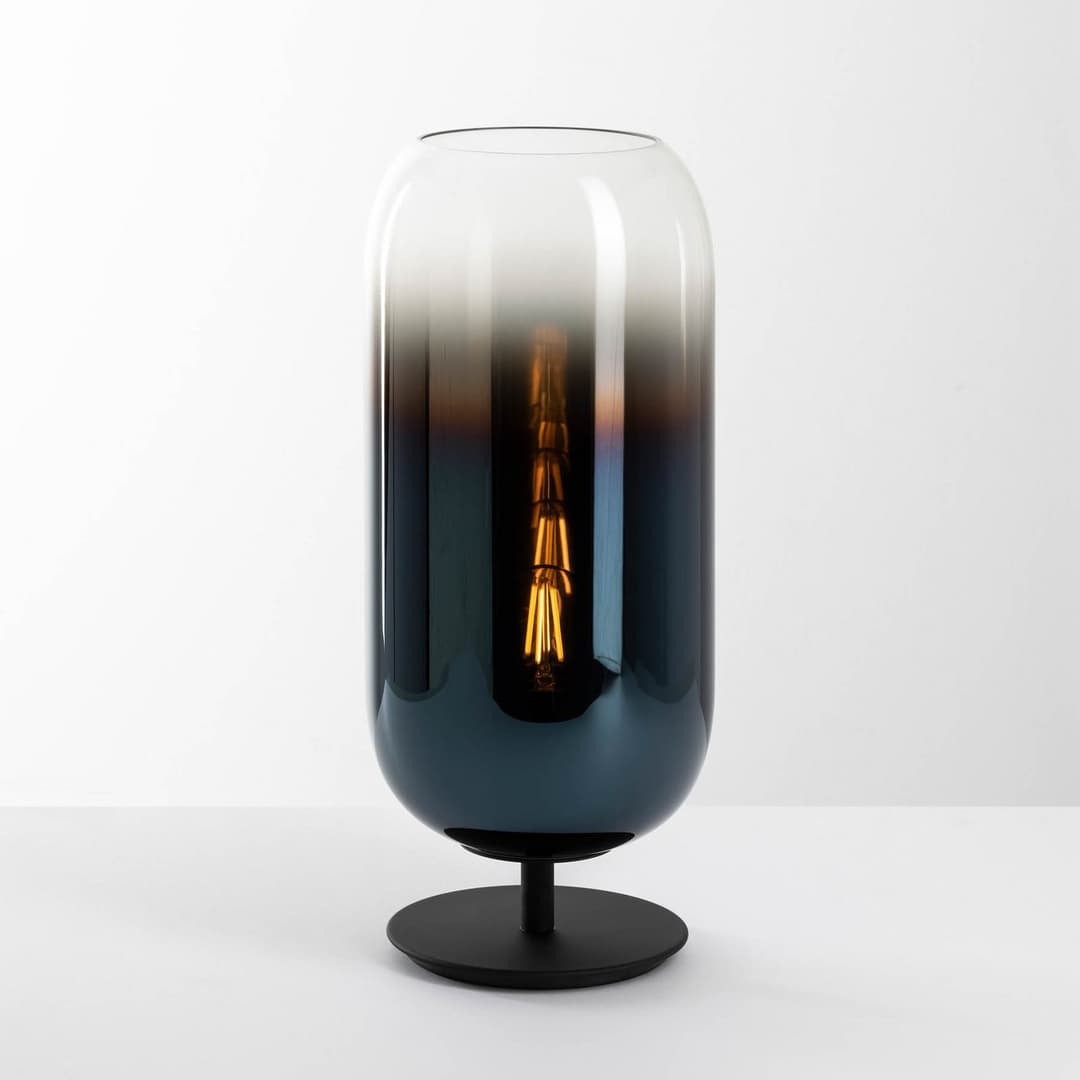 Gople Mini Tischleuchte Blue Sapphire/Black - Artemide - Wohnzimmer - Design - Glas - Mit Schirm