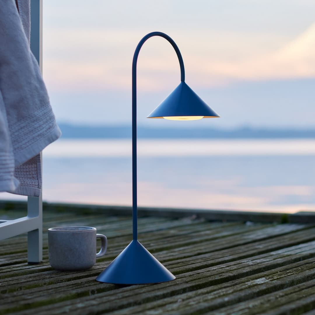 Grasp LED-Akku-Tischleuchte H47 Petrol - Frandsen - Balkon - Design - Metall - Einflammig