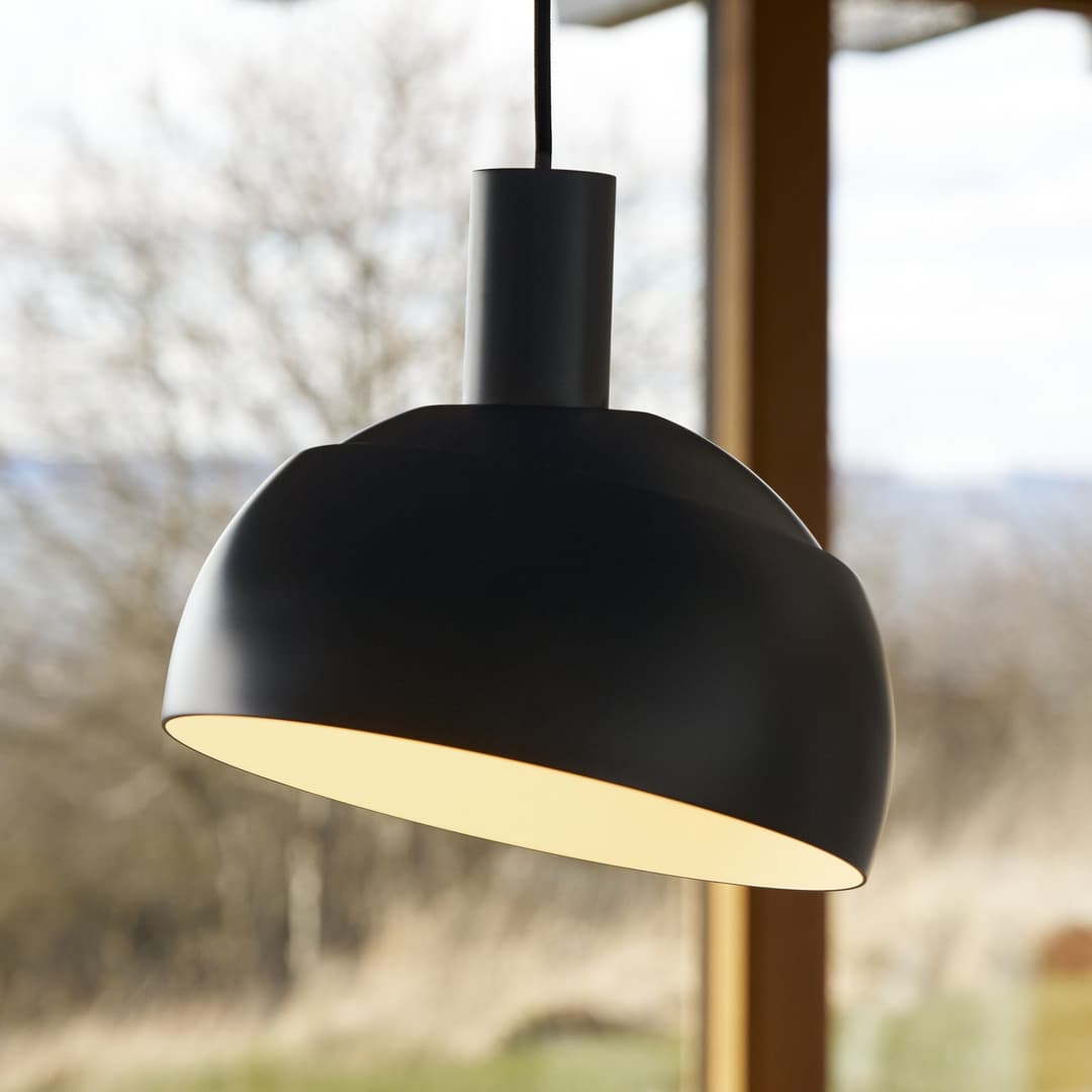 FJ Elements Hängeleuchte schwarz Ø 25 cm E27 - Louis Poulsen - Wohnzimmer - Modern - Aluminium - Mit Schirm