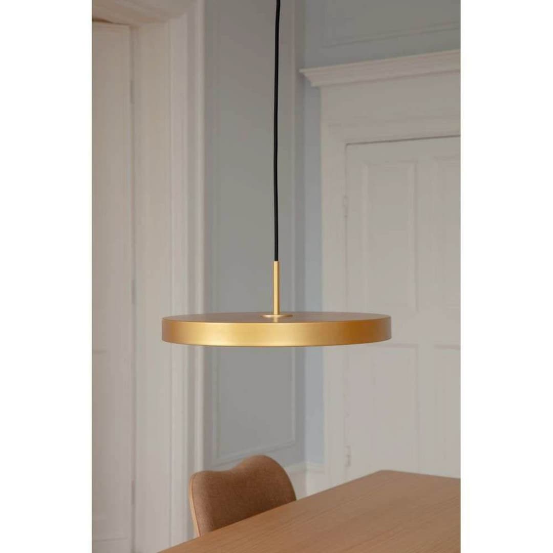 Asteria Plus Pendelleuchte Medium Brass/Black Top - UMAGE - Esszimmer - Metall