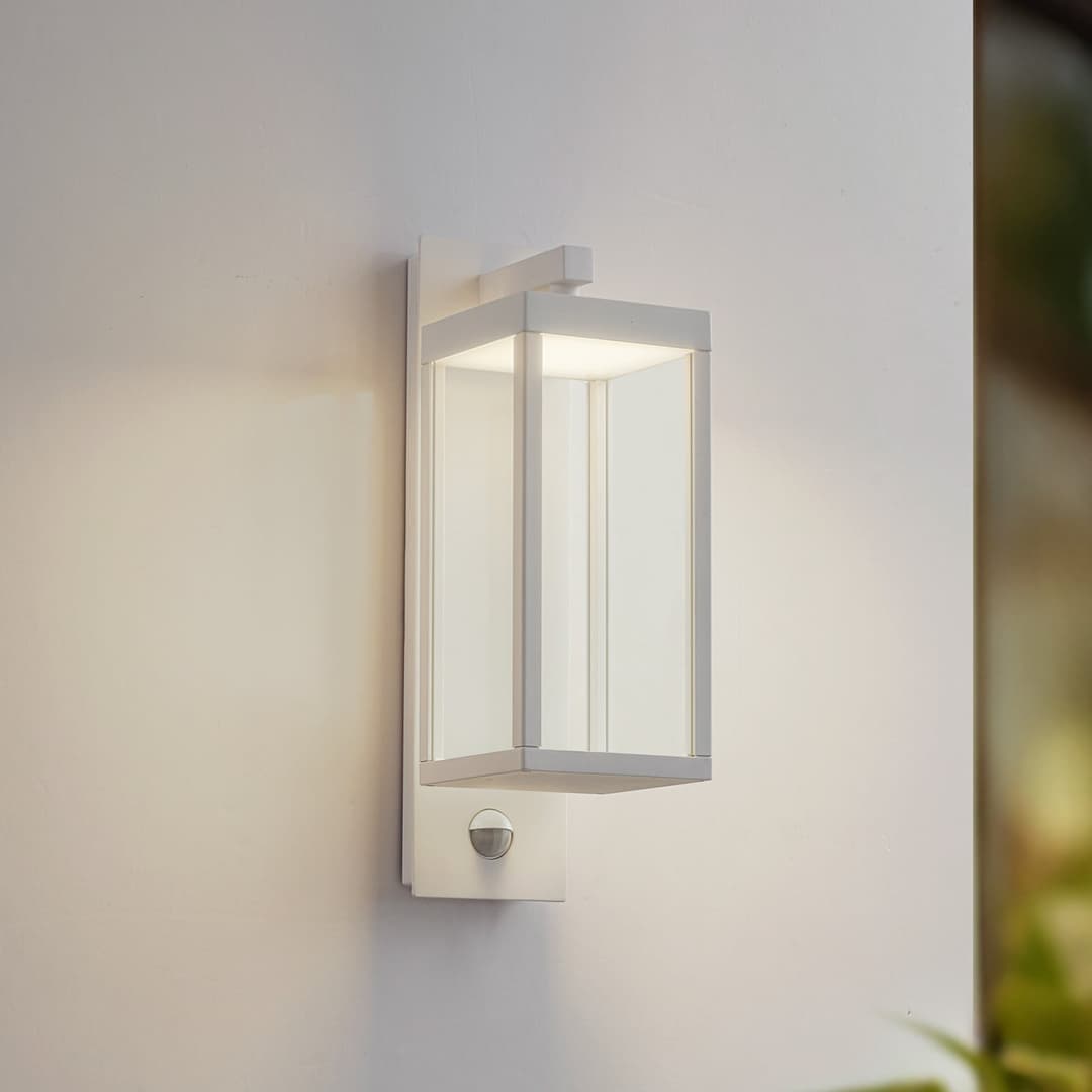 Ferdinand LED-Außenwandlampe, weiß, Sensor, 38 cm - Lucande - Balkon - Modern - Aluminium - Einflammig