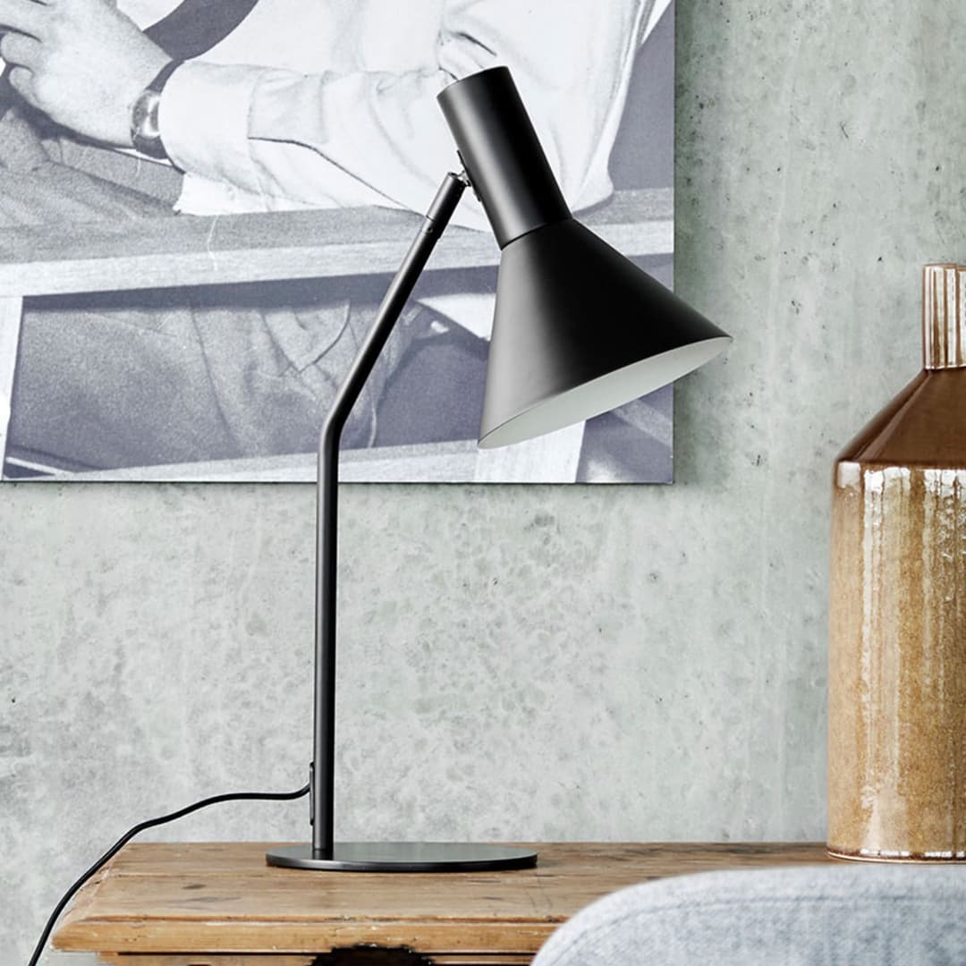 Lyss Tischleuchte Schwarz - FRANDSEN - Wohnzimmer - Design - Metall - Mit Schirm