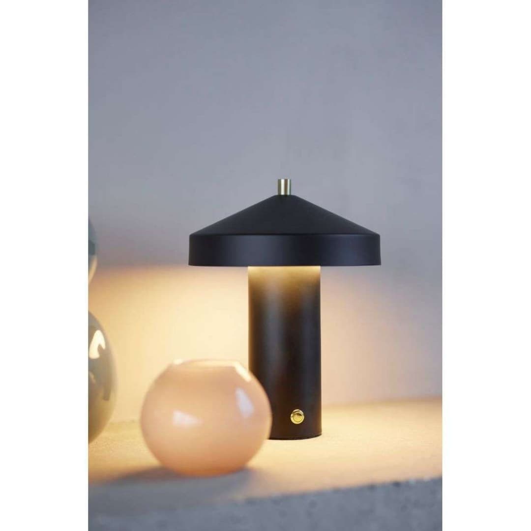 Hatto Portable Tischleuchte, schwarz - OYOY Living Design - Wohnzimmer - Metall