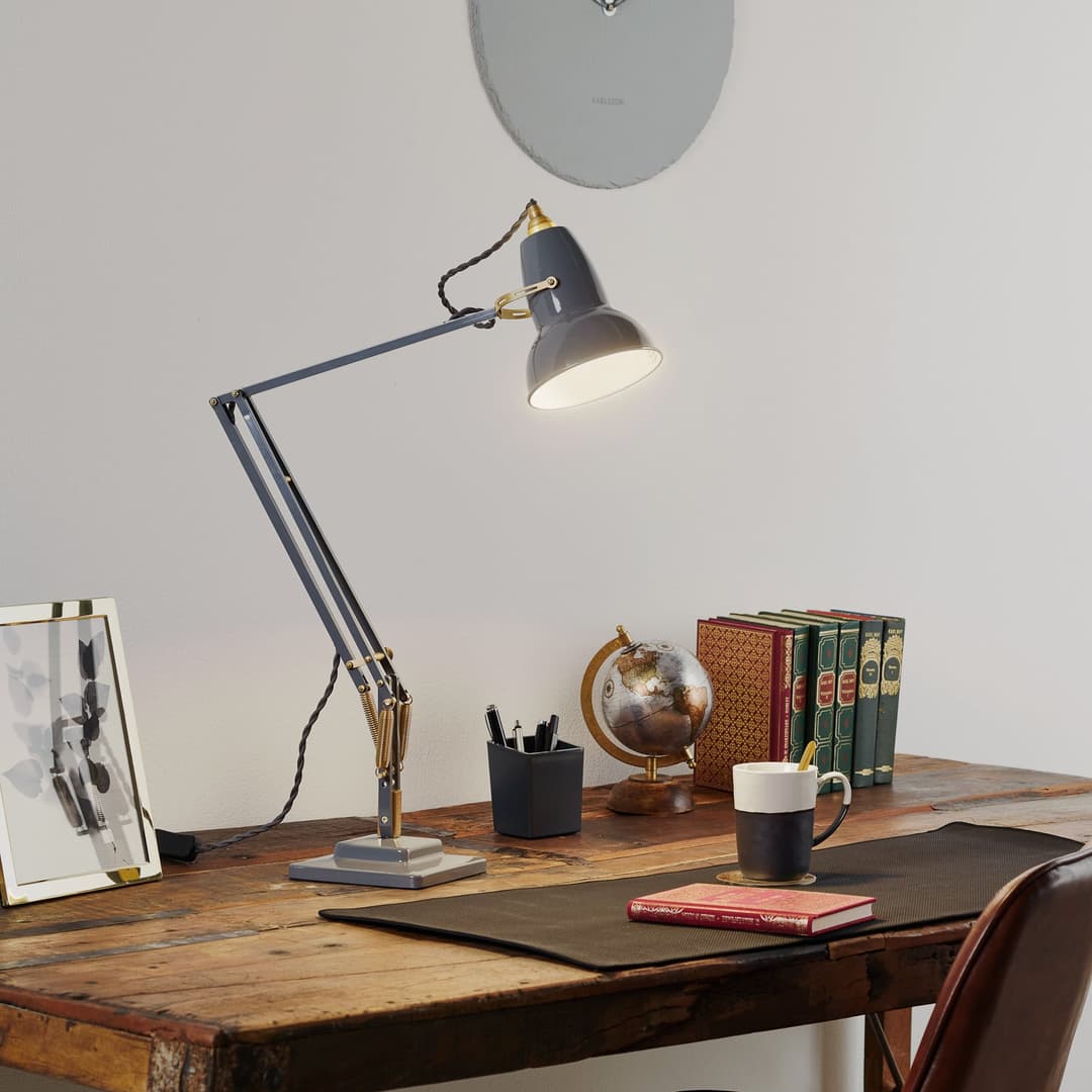 Original 1227 Tischlampe, grau/messing - Anglepoise Original 1227 Brass - Arbeitszimmer / Büro - Industrielles Design - Metall - Einflammig
