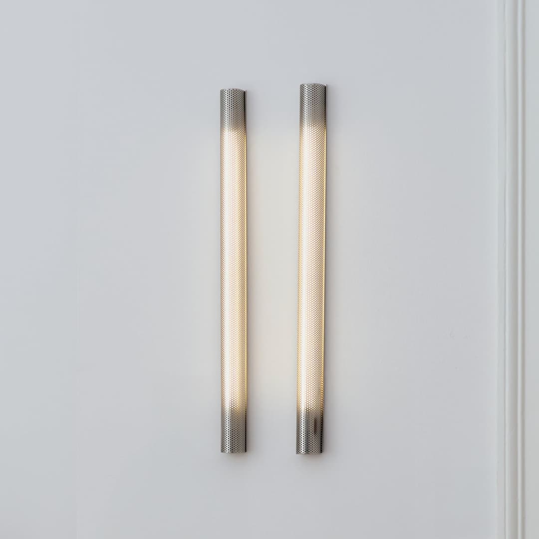 Radent Wandlampe, Stecker, stahlgrau, H. 70 cm, G13 - GEJST - Wohnzimmer - Metall - Einflammig