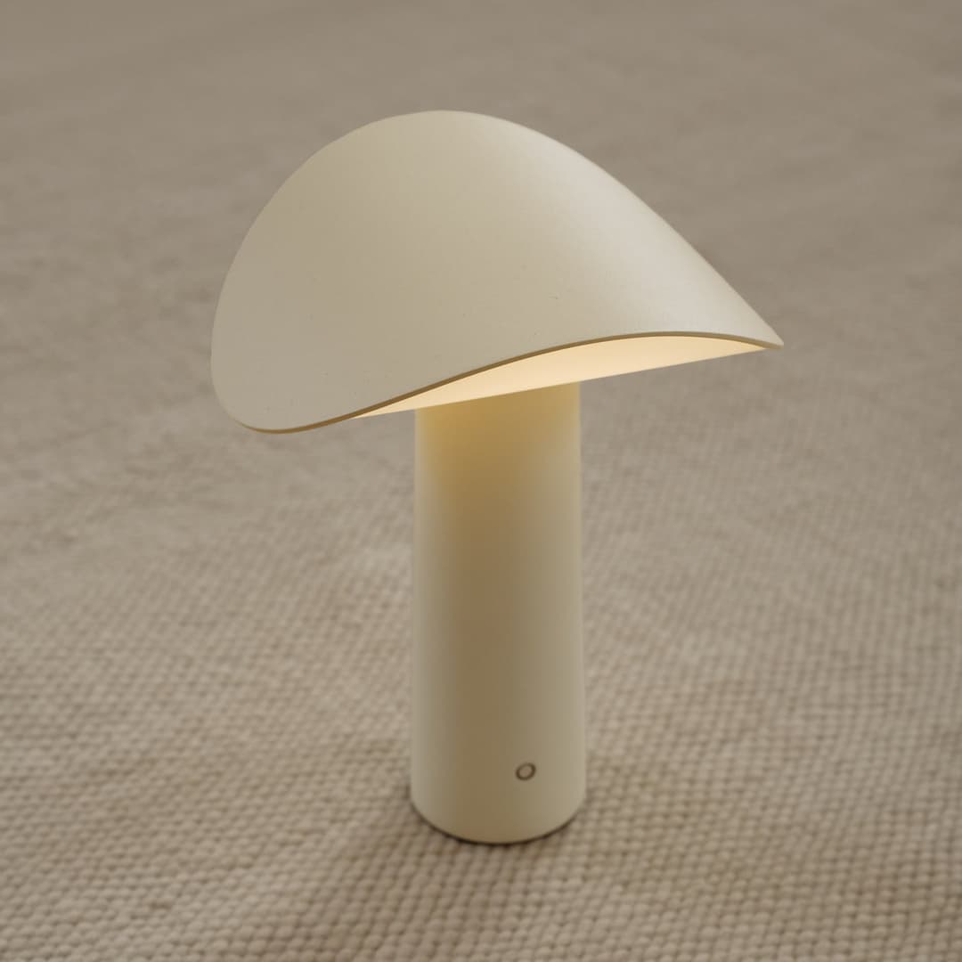 Lium LED-Akku-Tischleuchte, hellgelb, 2.700 K, USB - GEJST - Wohnzimmer - Modern - Aluminium - Einflammig