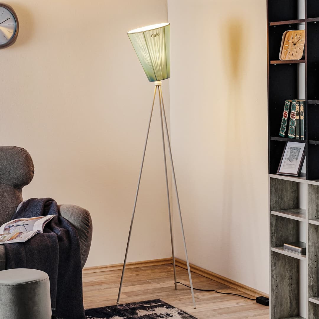 Oslo Wood Stehleuchte Weiß/Hell Blau - Northern - Wohnzimmer - Design - Stoff / Textil - Mit Schirm