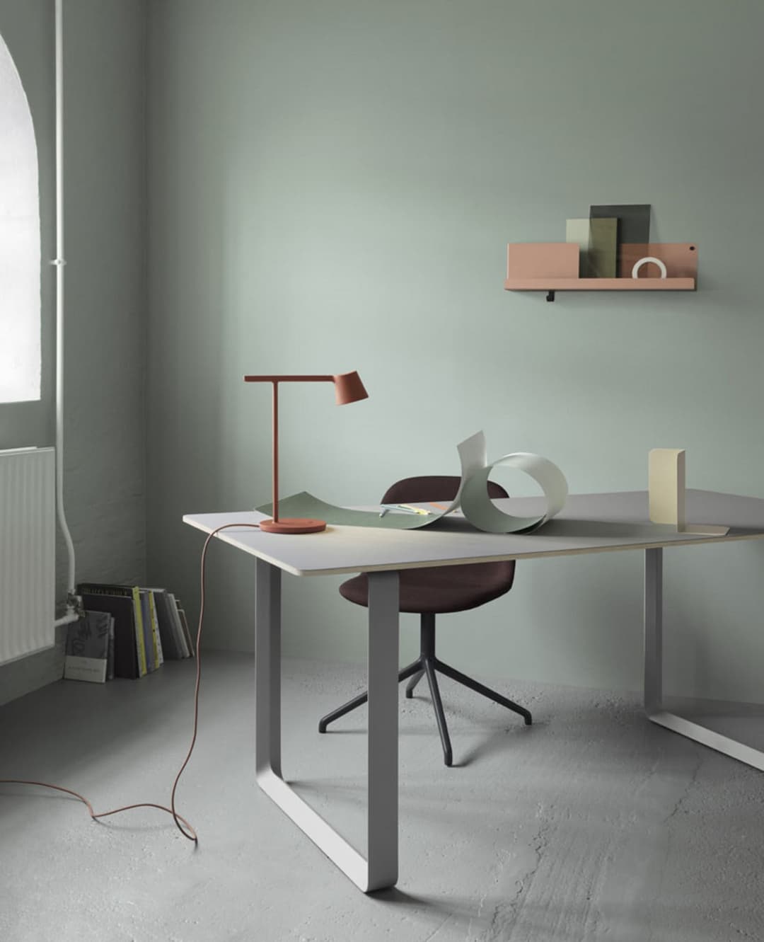 Tip Tischleuchte Black - Muuto - Wohnzimmer - Aluminium