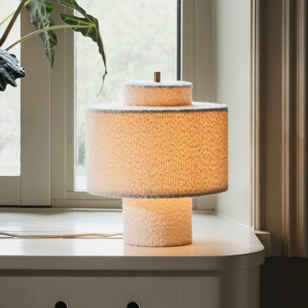 Noah Tischlampe, weiß, Höhe 31 cm, Textil - Globen Lighting - Wohnzimmer - Design - Stoff / Textil - Einflammig