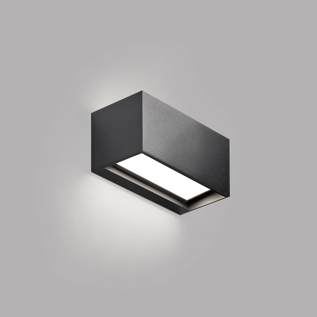 Linea W1 LED-Wandlampe schwarz 15cm, CCT, IP54 - Light-Point - Wohnzimmer - Design - Aluminium - Mehrflammig
