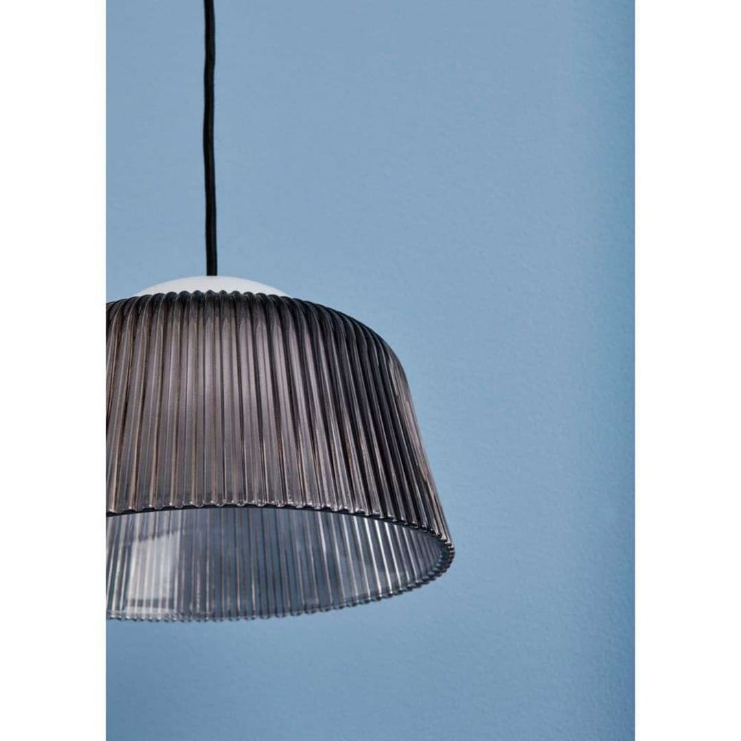 Brim Pendelleuchte Ø245 Smoked Grey - Hay - Wohnzimmer - Glas
