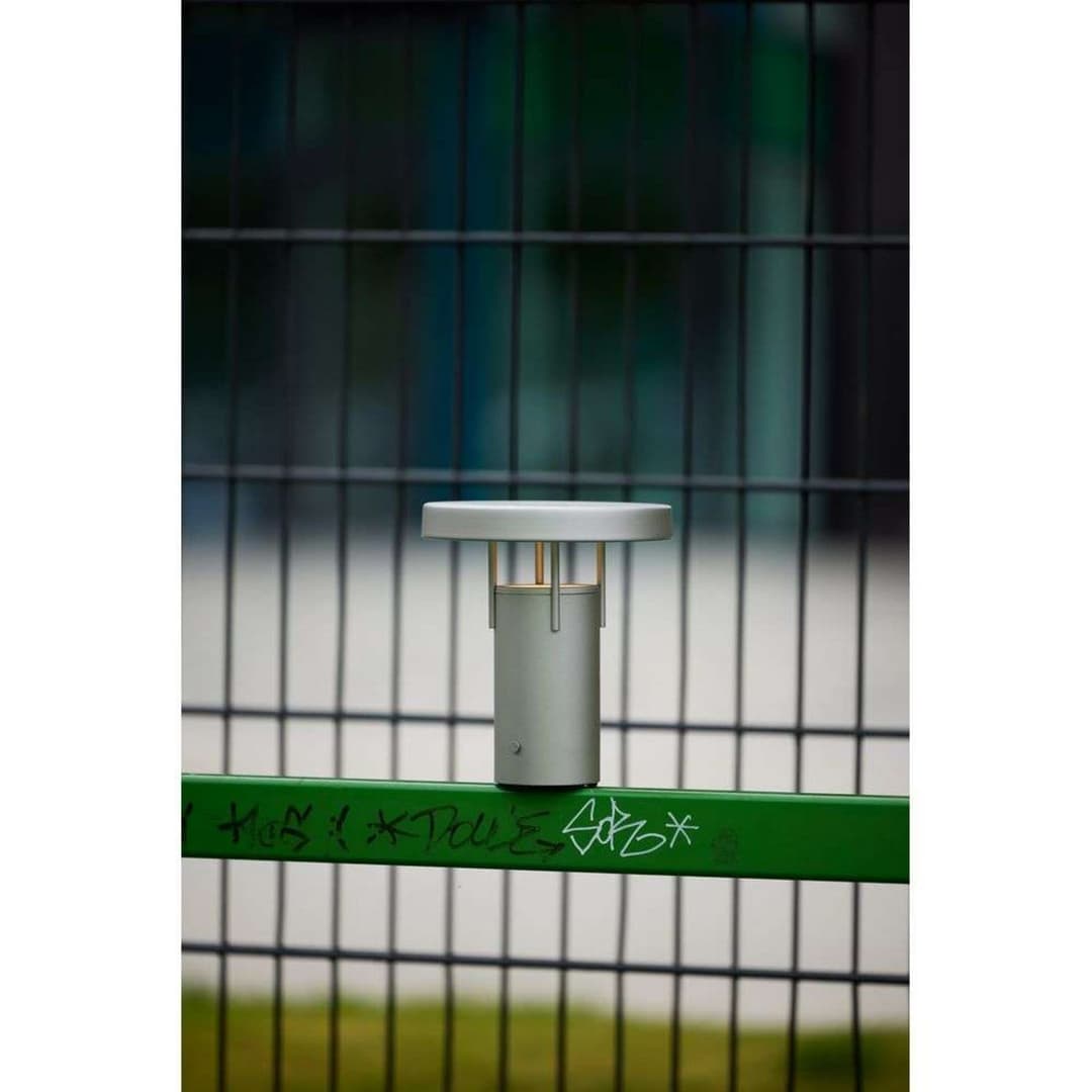 BringMe Mini LED-Akku-Tischlampe, sand, Höhe 20 cm - HÜBSCH - Wohnzimmer - Metall