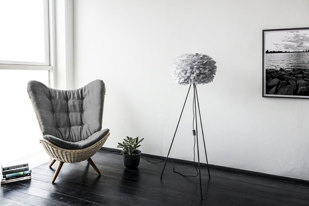Eos Stehleuchte Medium Grau/Schwarz - UMAGE - Wohnzimmer - Sonstige