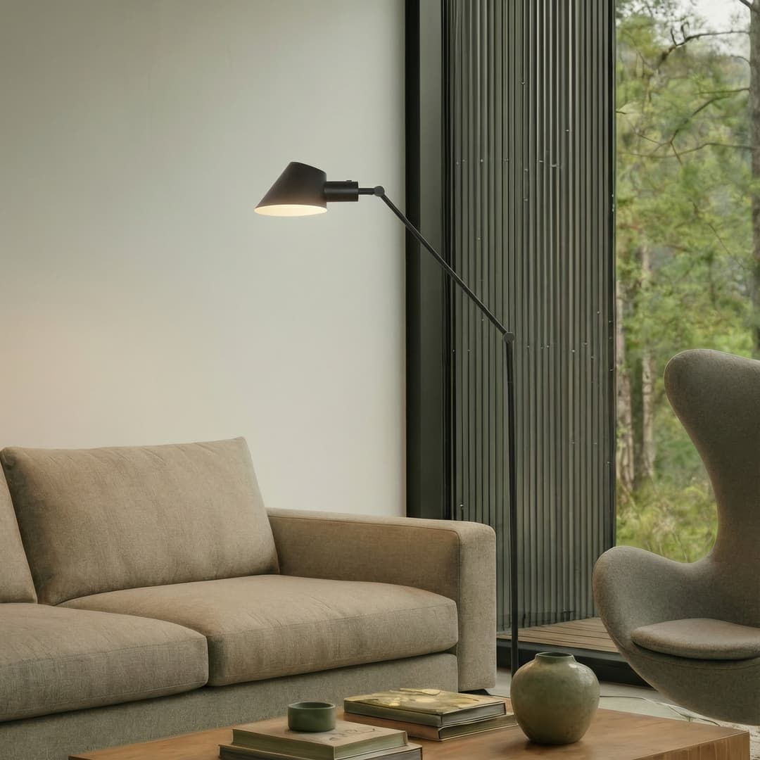 Corali Stehleuchte Schwarz - Lindby - Wohnzimmer - Modern - Metall - Mit Schirm