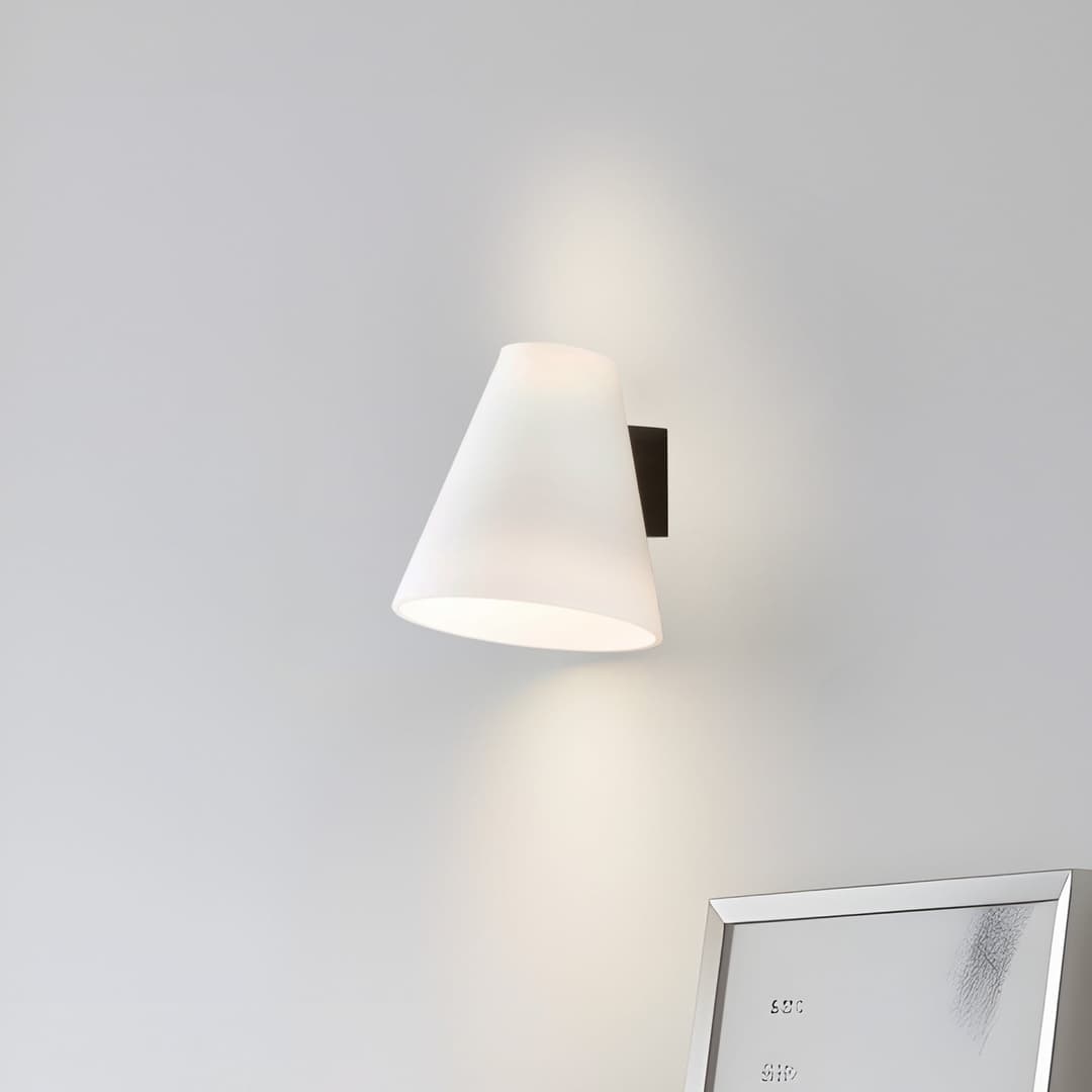 Timido Wandleuchte Weiß/Schwarz - Lucande - Wohnzimmer - Glas - Mit Schirm