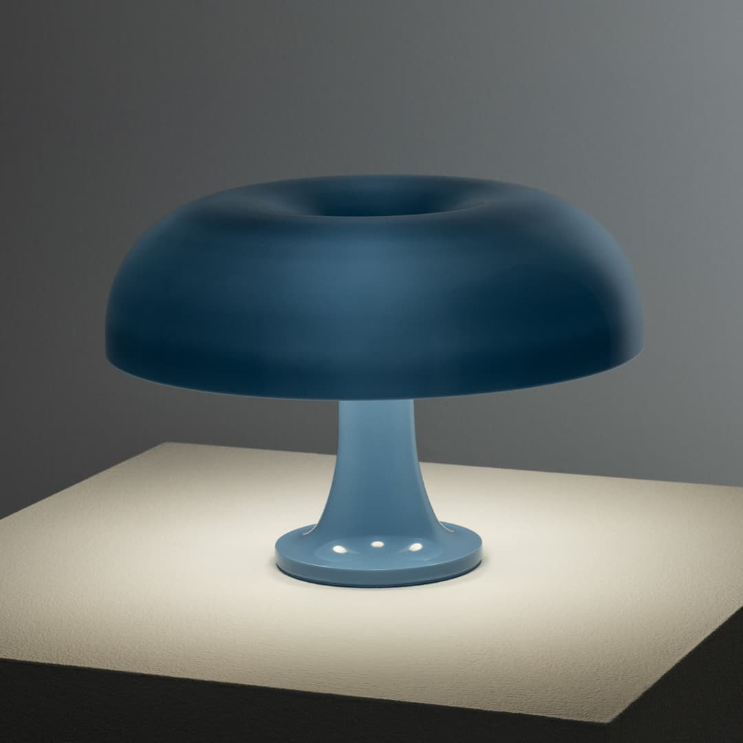 Nessino Tischleuchte, hellblau, Ø32 cm - Artemide - Wohnzimmer - Design - Kunststoff - Einflammig