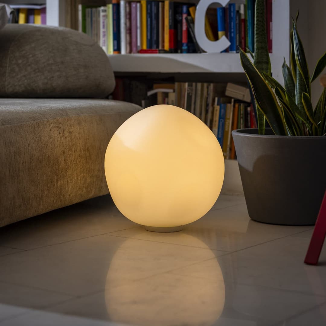 Hoba Grande Tischlampe, Ø 36 cm, dimmbar, Glas - Foscarini - Wohnzimmer - Design - Kugel