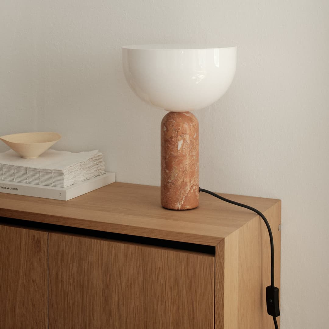 Kizu Tischleuchte Small Red - New Works Kizu Small - Wohnzimmer - Design - Marmor - Mit Schirm