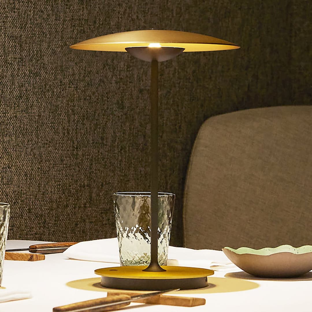 Ginger LED-Akkutischleuchte, Alu, messing, dim. - Marset - Wohnzimmer - Design - Metall - Mit Schirm