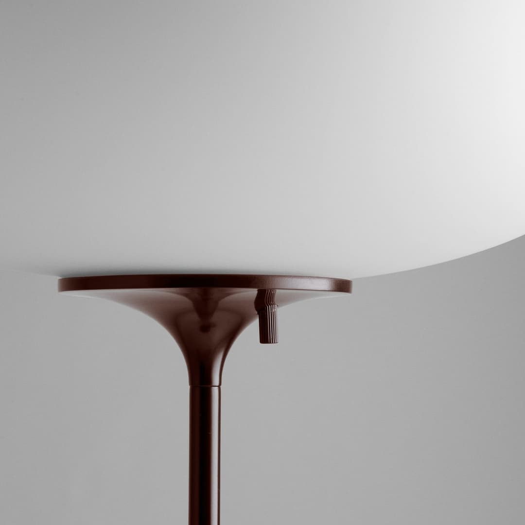 Stemlite Stehleuchte, schwarz-rot, Höhe 110 cm, dim - GUBI - Wohnzimmer - Design - Metall - Einflammig