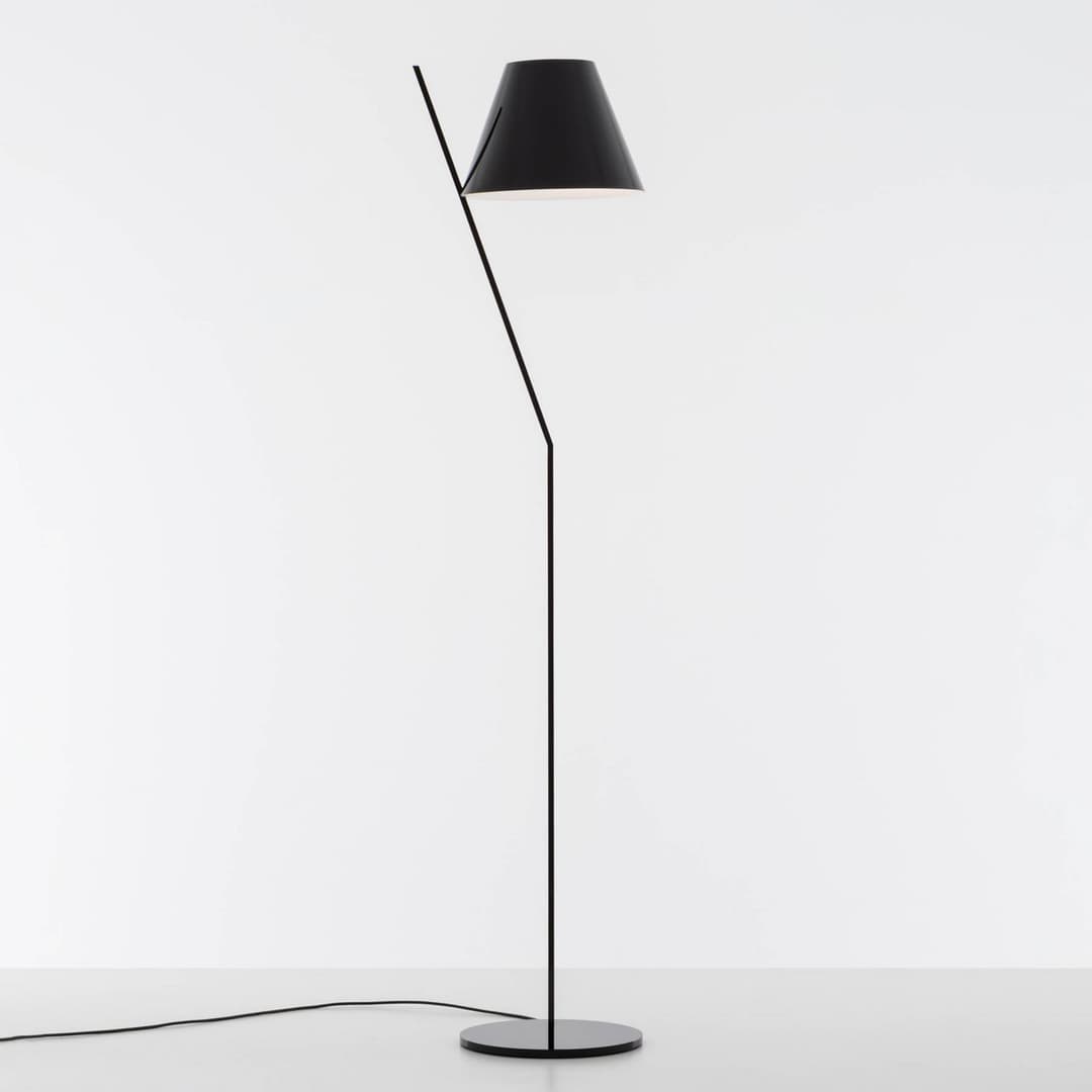 La Petite F Stehleuchte Black - Artemide - Wohnzimmer - Design - Kunststoff - Mit Schirm