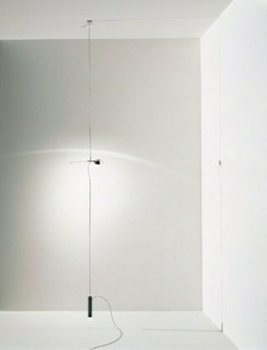 Hot Achille LED Pendelleuchte 350cm - Ingo Maurer - Wohnzimmer - Metall