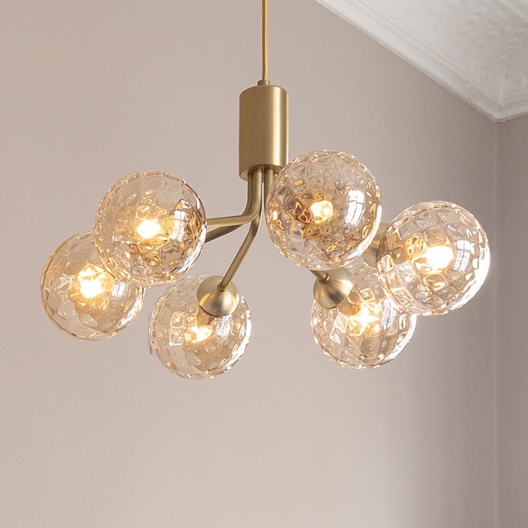Apiales 6 Pendelleuche, messing/gold, Ø 50 cm - Nuura - Wohnzimmer - Skandinavisch - Glas - Mehrflammig