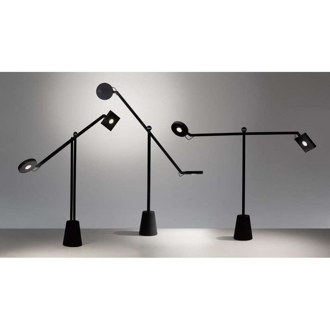 Equilibrist T LED Tischleuchte Black - Artemide - Wohnzimmer - Aluminium