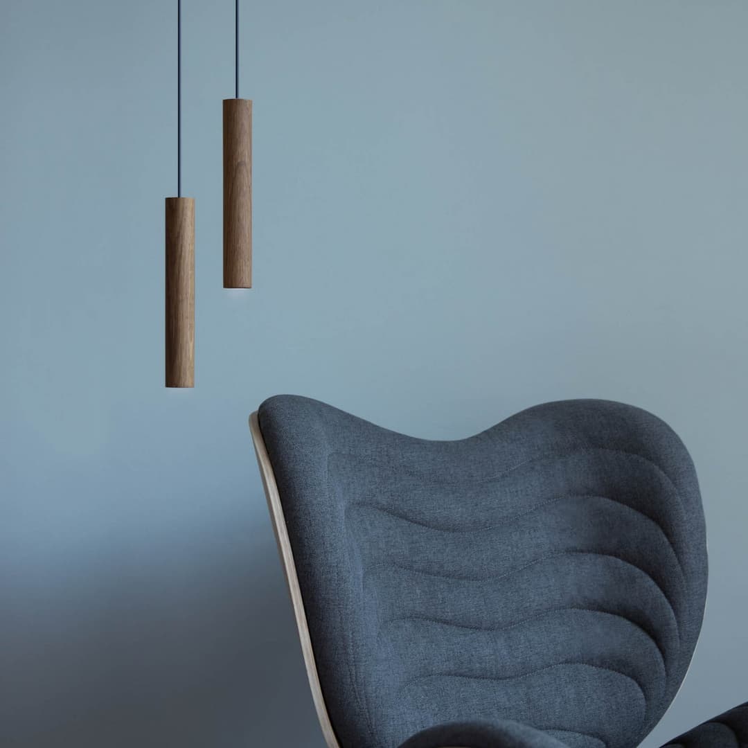 Chimes Tall Dark Oak - UMAGE - Wohnzimmer - Skandinavisch - Holz - Einflammig