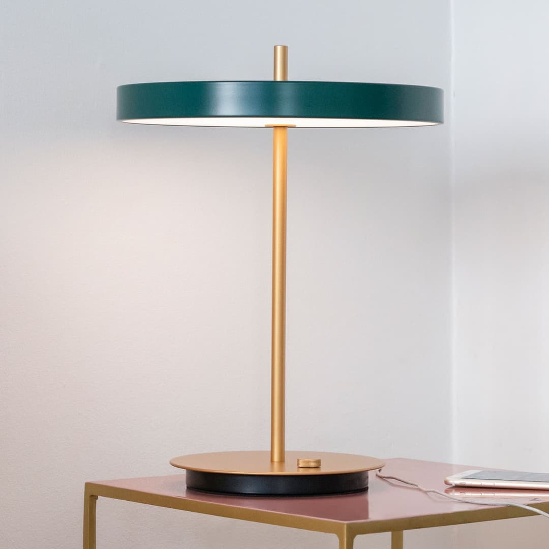 Asteria Tischleuchte Forest Green - UMAGE Asteria Table - Wohnzimmer - Design - Aluminium - Mit Schirm