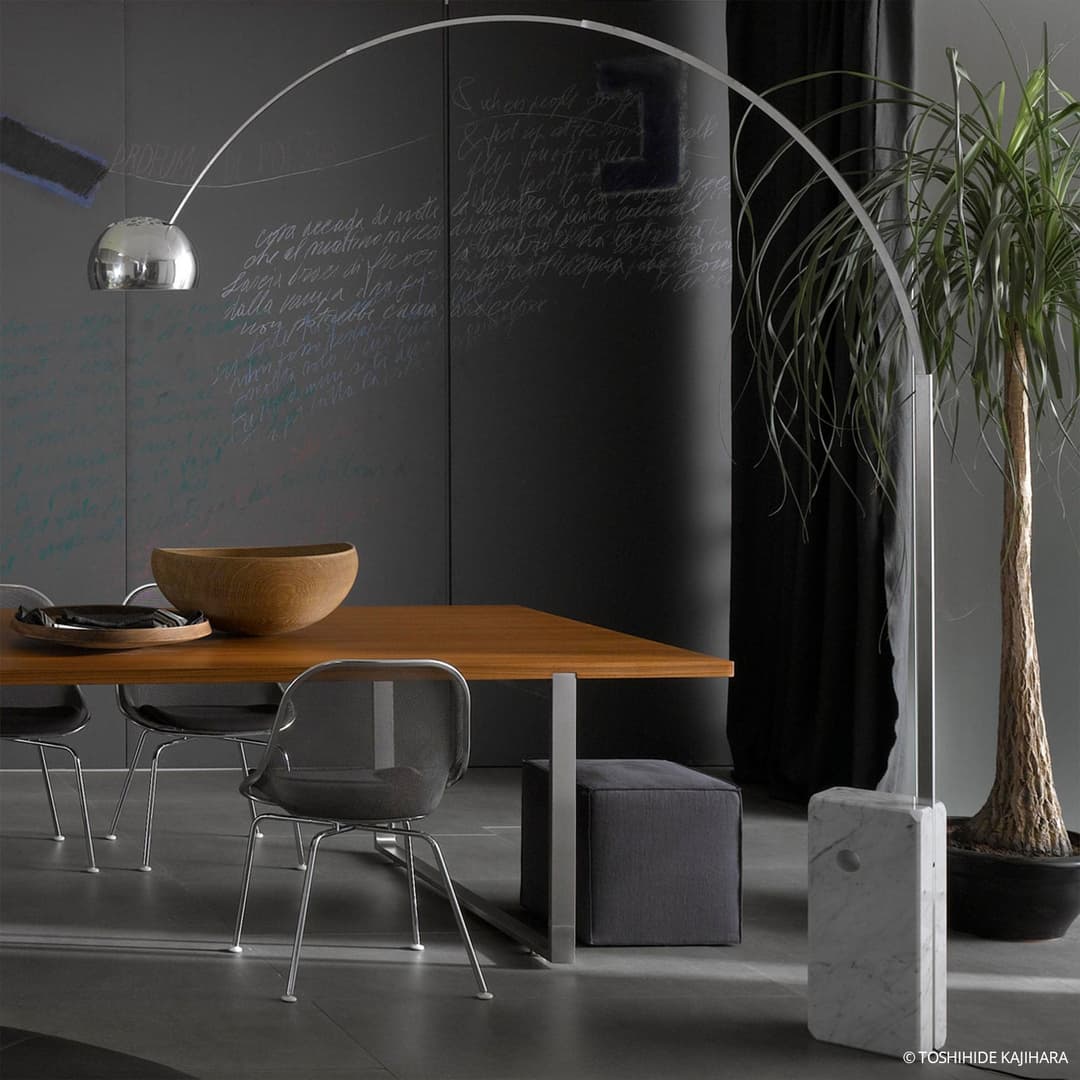 LED-Bogen-Stehlampe Arco, chrom, Höhe 240 cm - FLOS - Wohnzimmer - Design - Stein - Einflammig