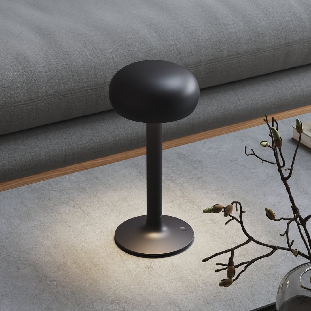 Emendo Portable Tischlampe Black - PLEASE WAIT to be SEATED - Wohnzimmer - Modern - Aluminium - Mit Schirm