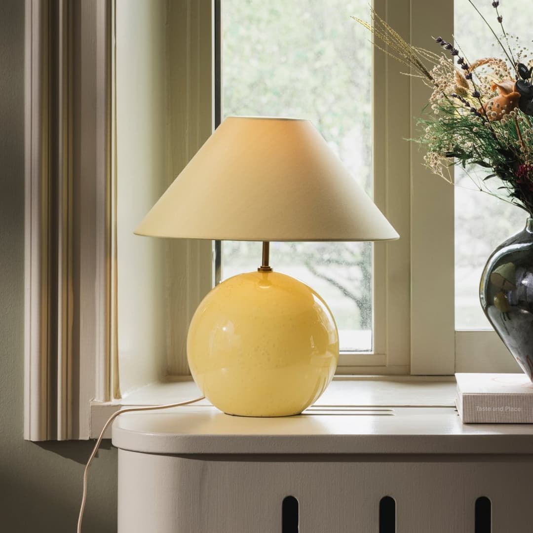 IRIS Tischlampe, gelb/gelb, Höhe 39 cm - Globen Lighting - Wohnzimmer - Vintage - Stoff / Textil - Einflammig