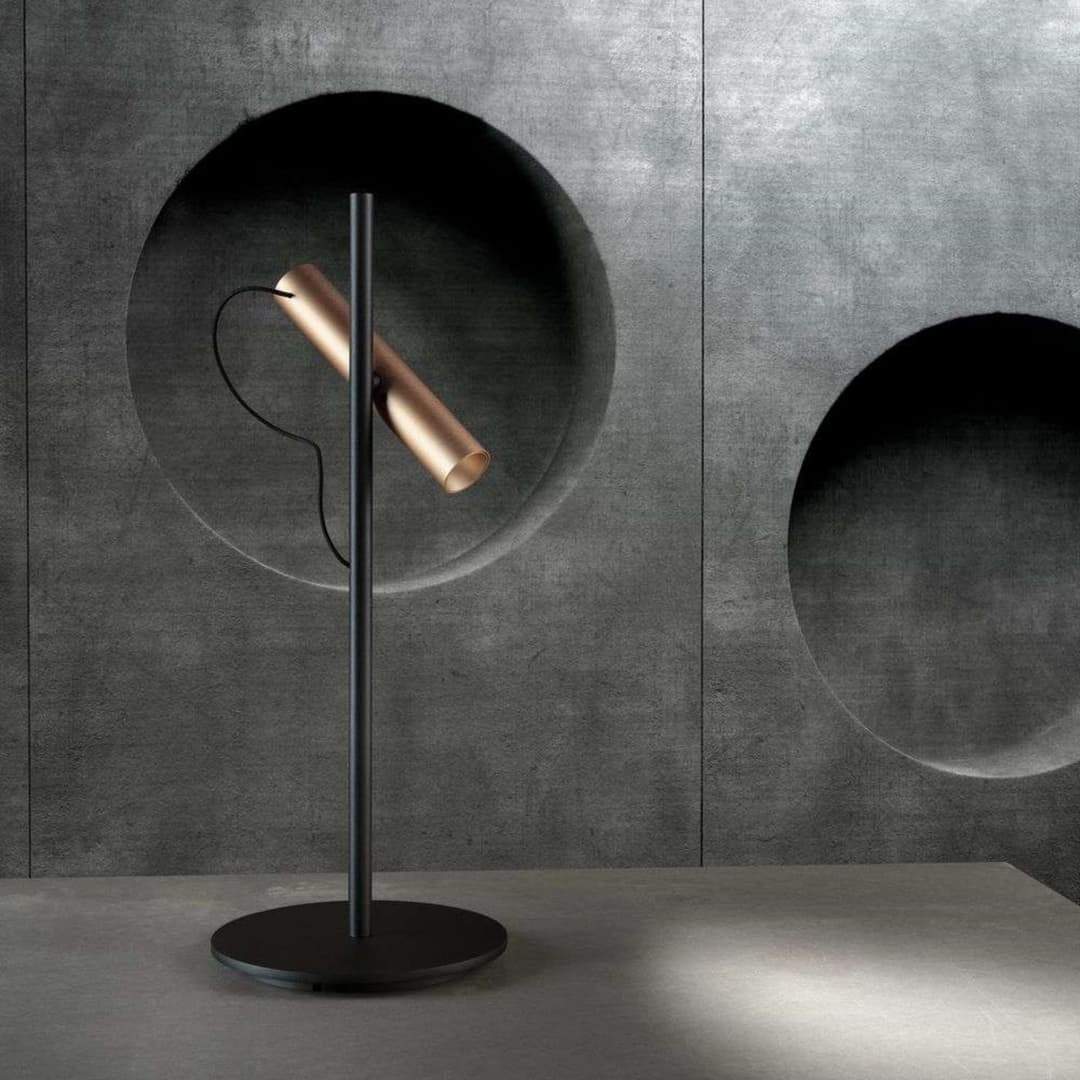 Spirit T1 Tischleuchte Dim Rose Gold/Schwarz - LIGHT-POINT - Wohnzimmer - Aluminium
