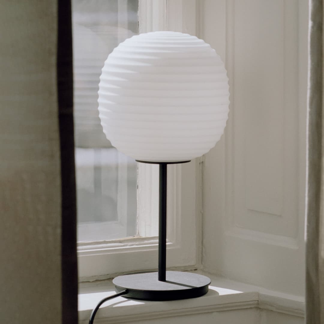 Lantern Small Tischleuchte - New Works - Wohnzimmer - Design - Glas - Kugel