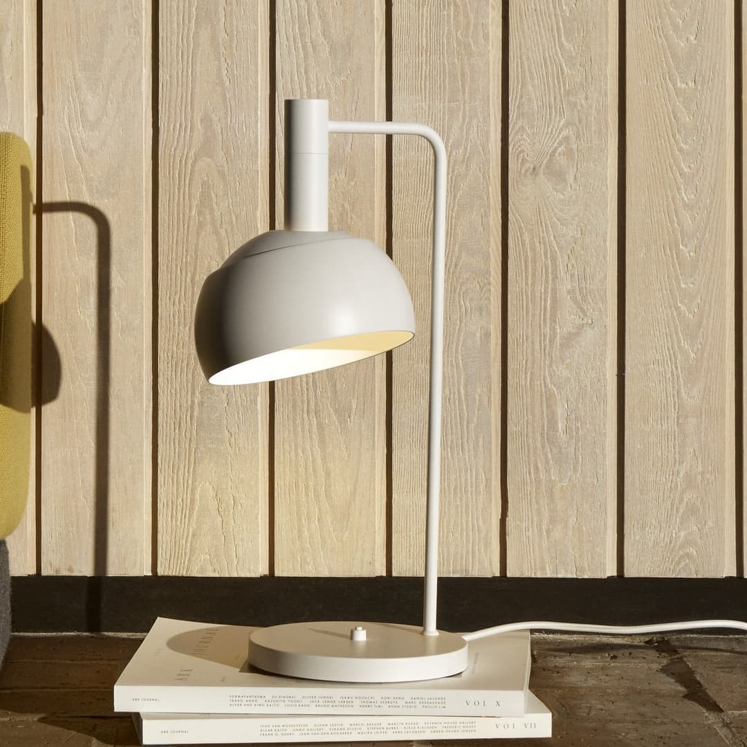 FJ Elements Tischleuchte weiß 45 cm - Louis Poulsen - Wohnzimmer - Modern - Aluminium - Mit Schirm