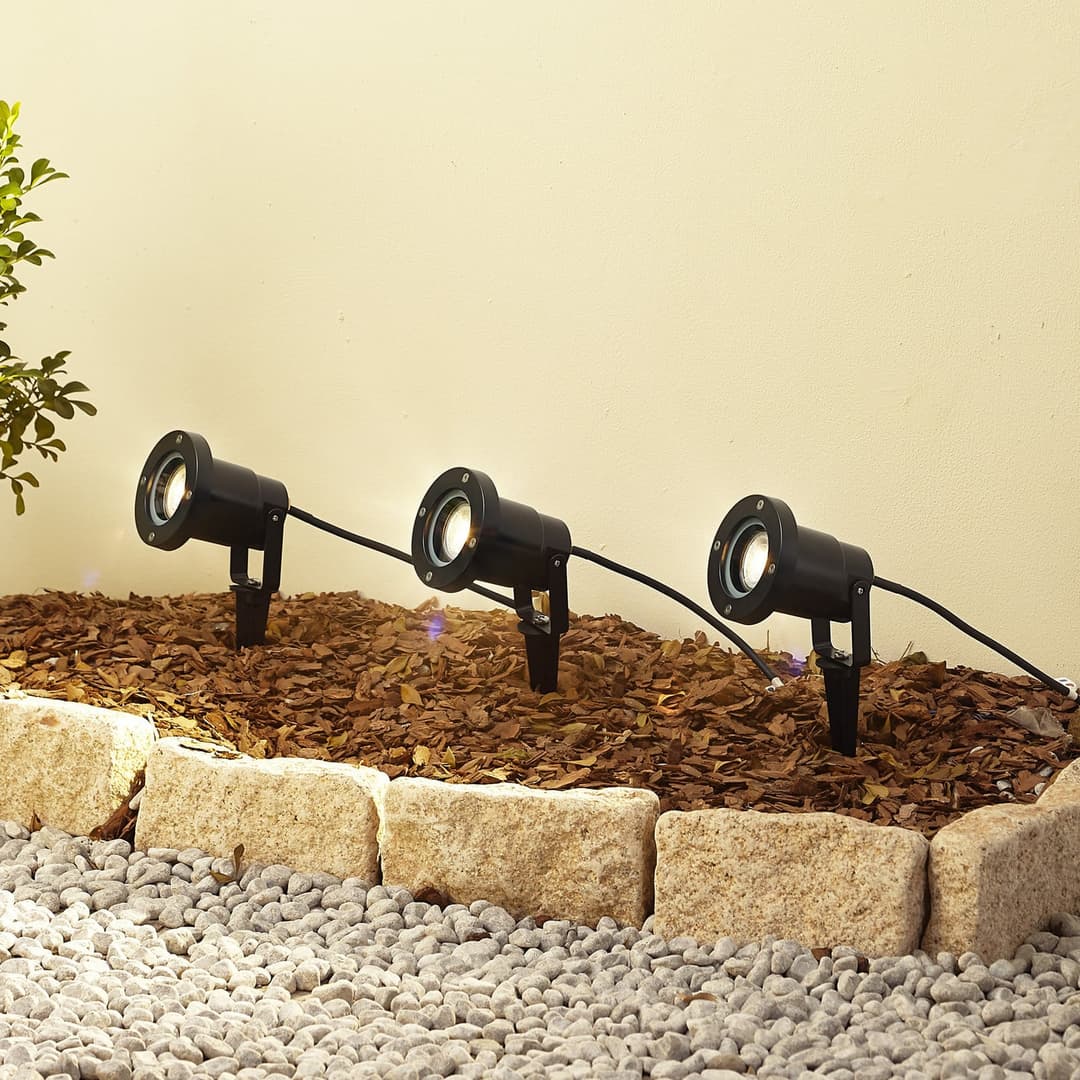 Thorgal Gartenleuchte w/Speer Ø9,8 3pcs Schwarz - Lindby - Terrasse - Modern - Kunststoff - Einflammig