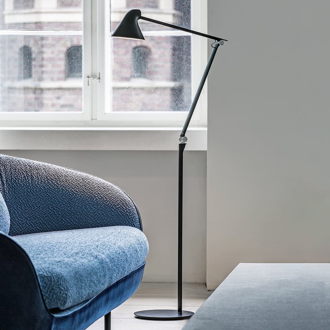 NJP Stehleuchte Schwarz - Louis Poulsen - Wohnzimmer - Design - Metall - Mit Schirm