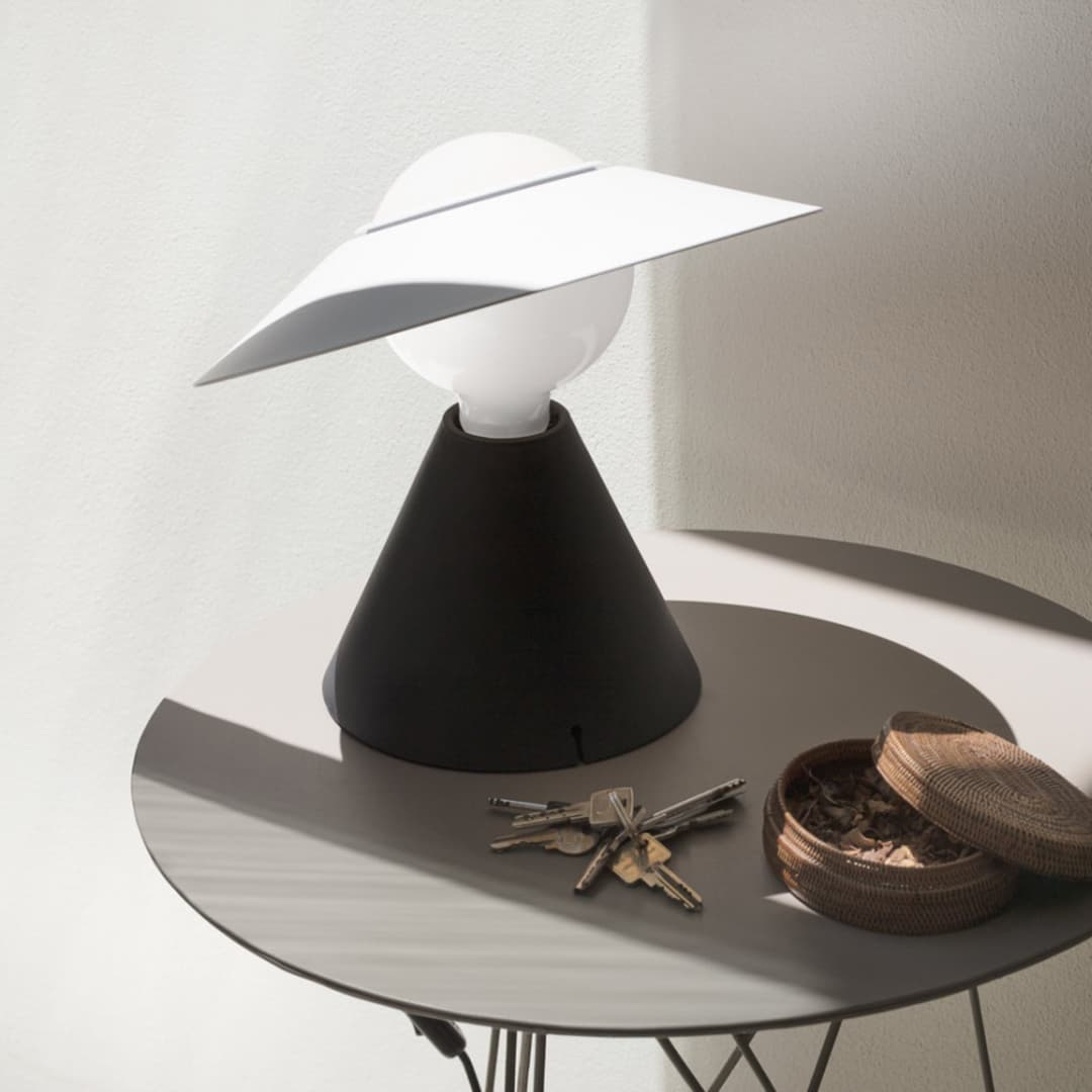 Fante LED-Tischleuchte, schwarz, 2.700 K - Stilnovo - Wohnzimmer - Design - Kunststoff - Mit Schirm