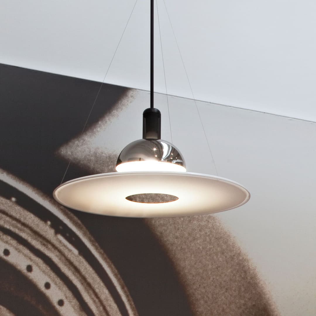 Hängeleuchte Frisbi, weiß/silber, Ø 60 cm, E27 - FLOS - Wohnzimmer - Design - Kunststoff - Einflammig