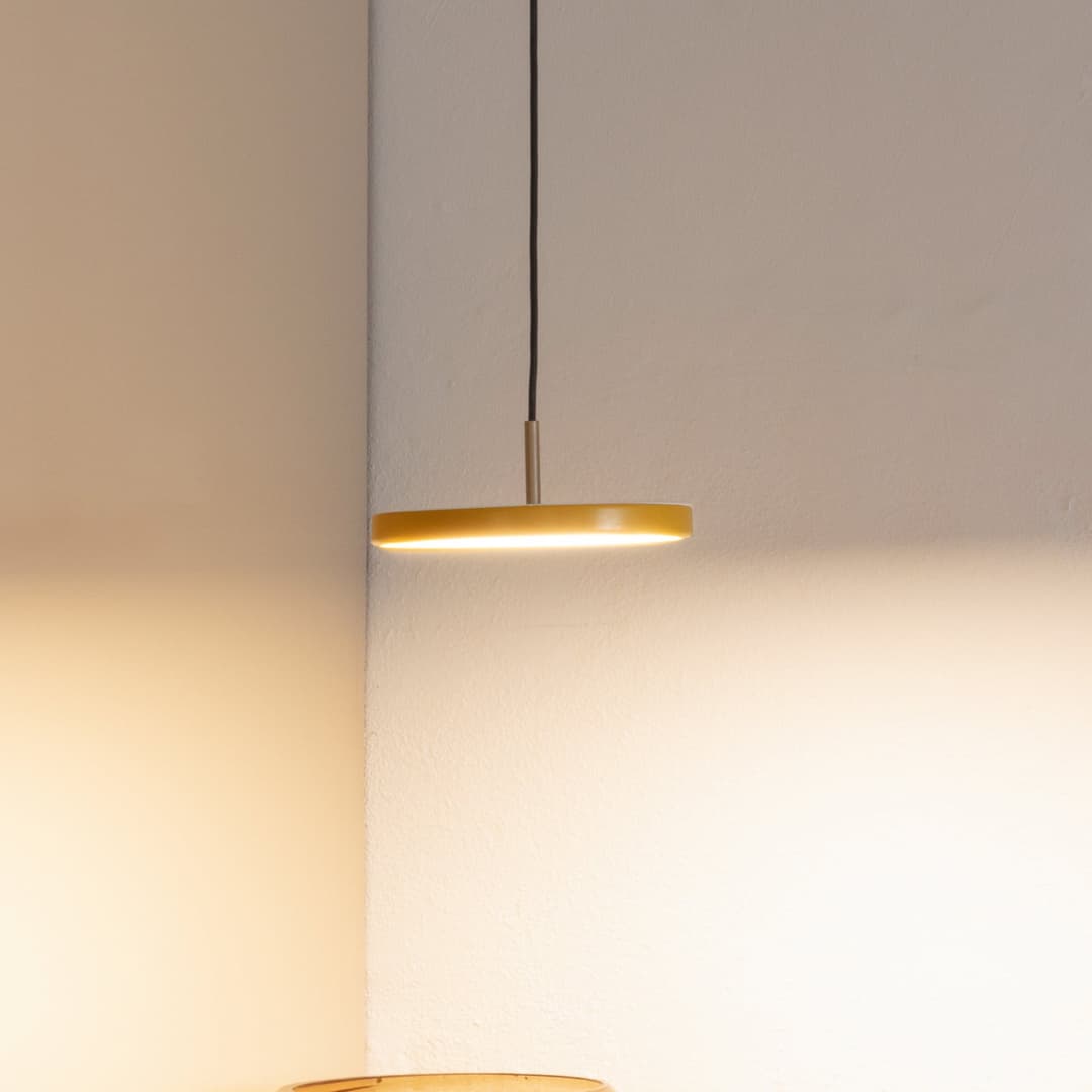 Asteria Pendelleuchte Micro V2 Saffron Yellow - UMAGE Asteria Micro V2 - Wohnzimmer - Skandinavisch - Metall - Einflammig