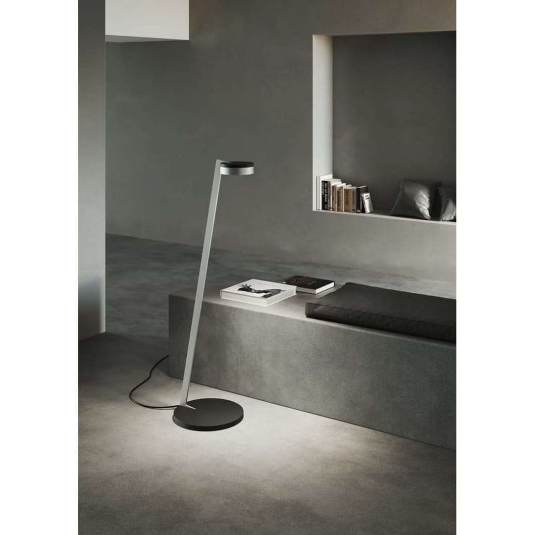 Blade F1 Slim Stehlampe silber/schwarz, klar - Light-Point LIGHT-POINT Design by Studio F.A. Porsche - Wohnzimmer - Aluminium