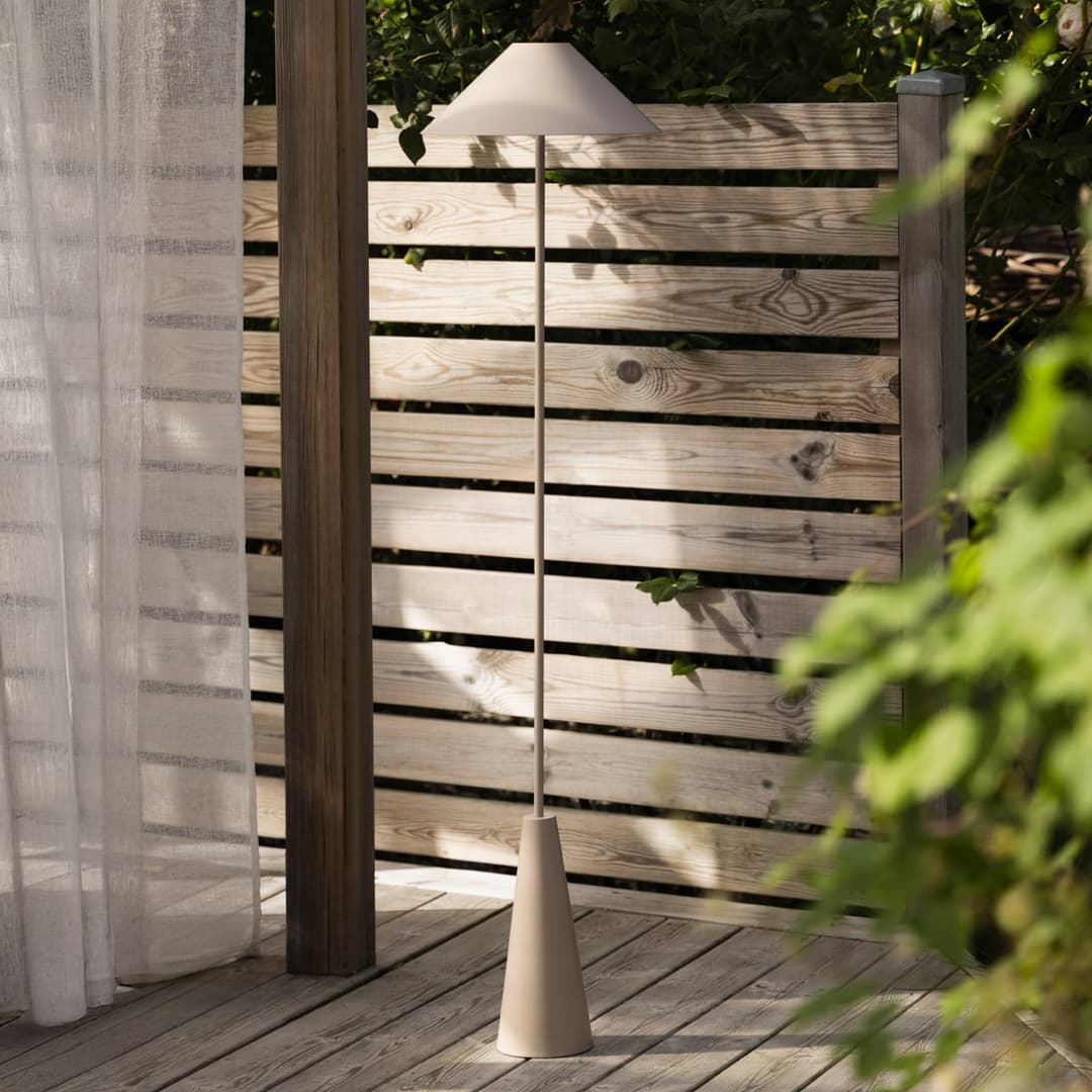 Cannes PORTABLE Außenstehlampe, braun IP54 - Globen Lighting - Terrasse - Design - Metall - Einflammig
