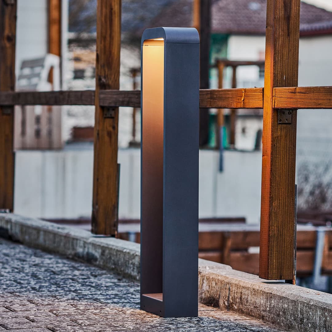 Emima Gartenleuchte H80 Dark Grey - Lindby - Terrasse - Modern - Metall - Einflammig