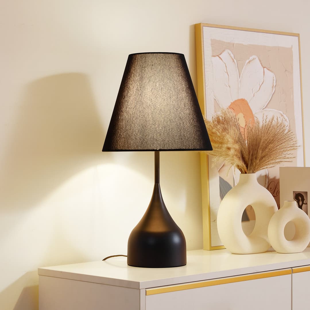 Luoti Tischleuchte Schwarz - Lucande - Wohnzimmer - Modern - Stoff / Textil - Mit Schirm