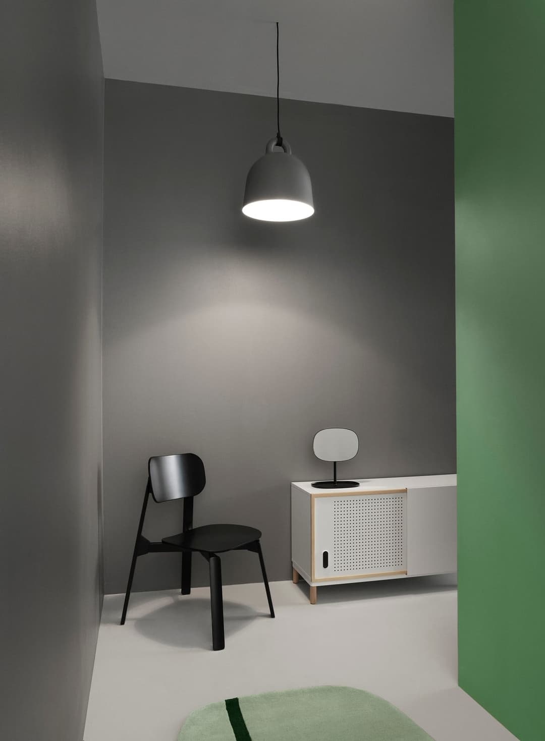 Bell Pendelleuchte Small Schwarz - Normann Copenhagen - Wohnzimmer - Aluminium