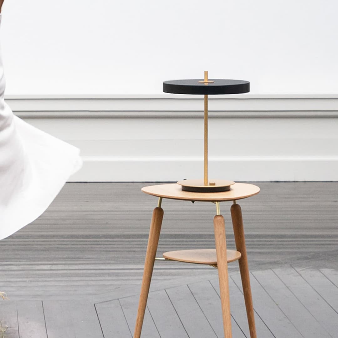 Asteria Tischleuchte Black - UMAGE Asteria Table - Wohnzimmer - Design - Aluminium - Mit Schirm