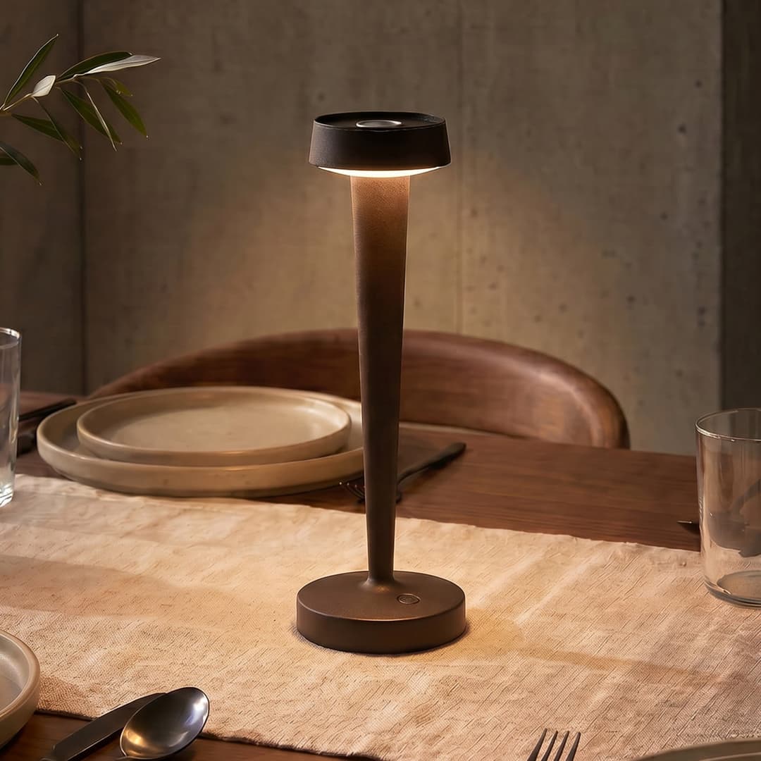 Lea LED-Akku-Kerzenständer, Vase, dunkelbraun 28cm - Lucande - Wohnzimmer - Modern - Metall - Einflammig