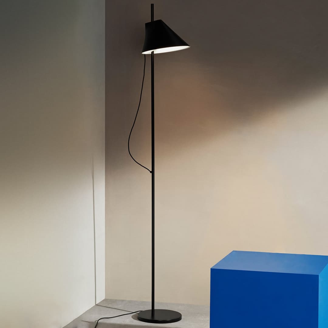 Yuh Stehleuchte Schwarz - Louis Poulsen - Wohnzimmer - Design - Metall - Einflammig